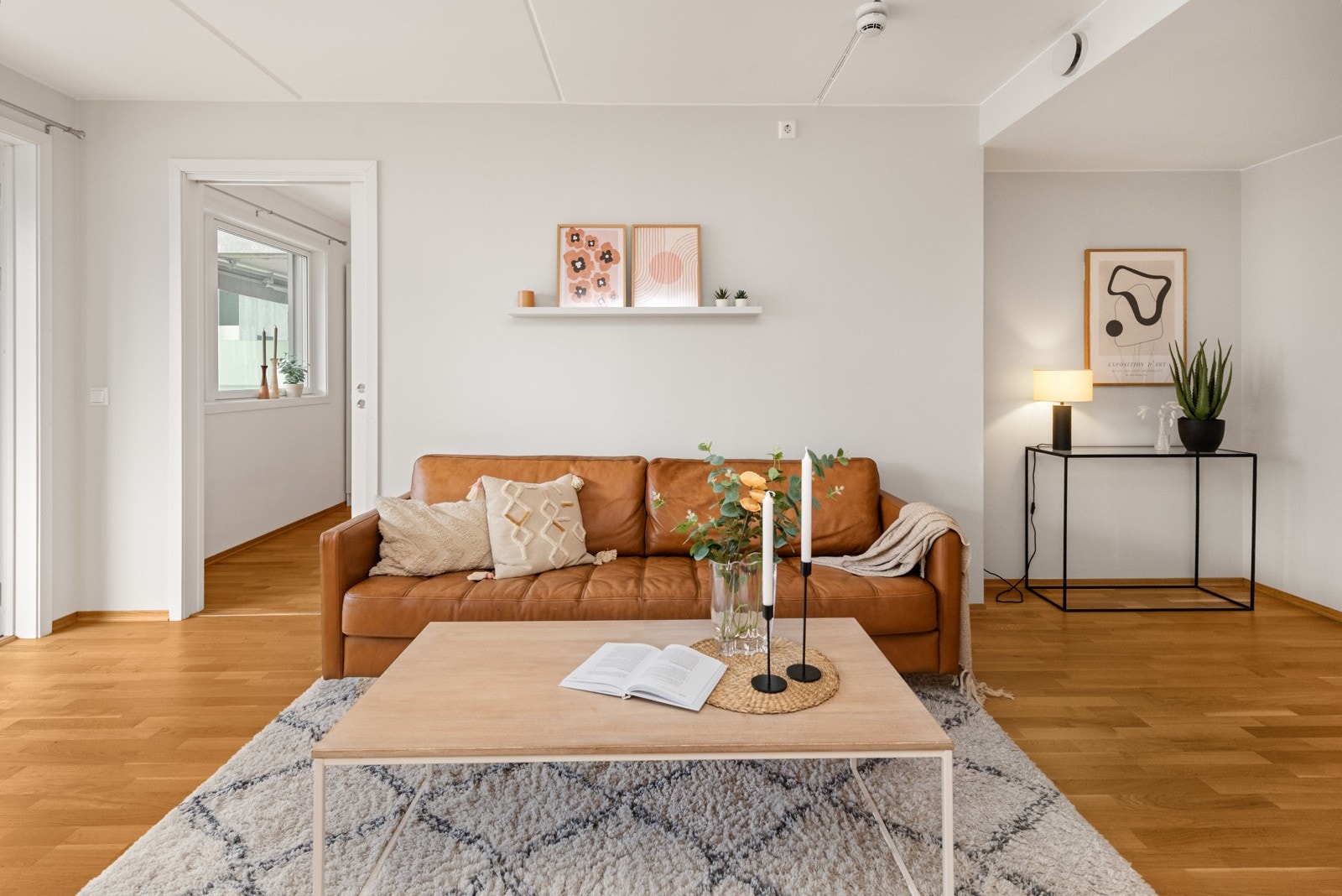 Plass for flere møbelgrupper Galleribilde