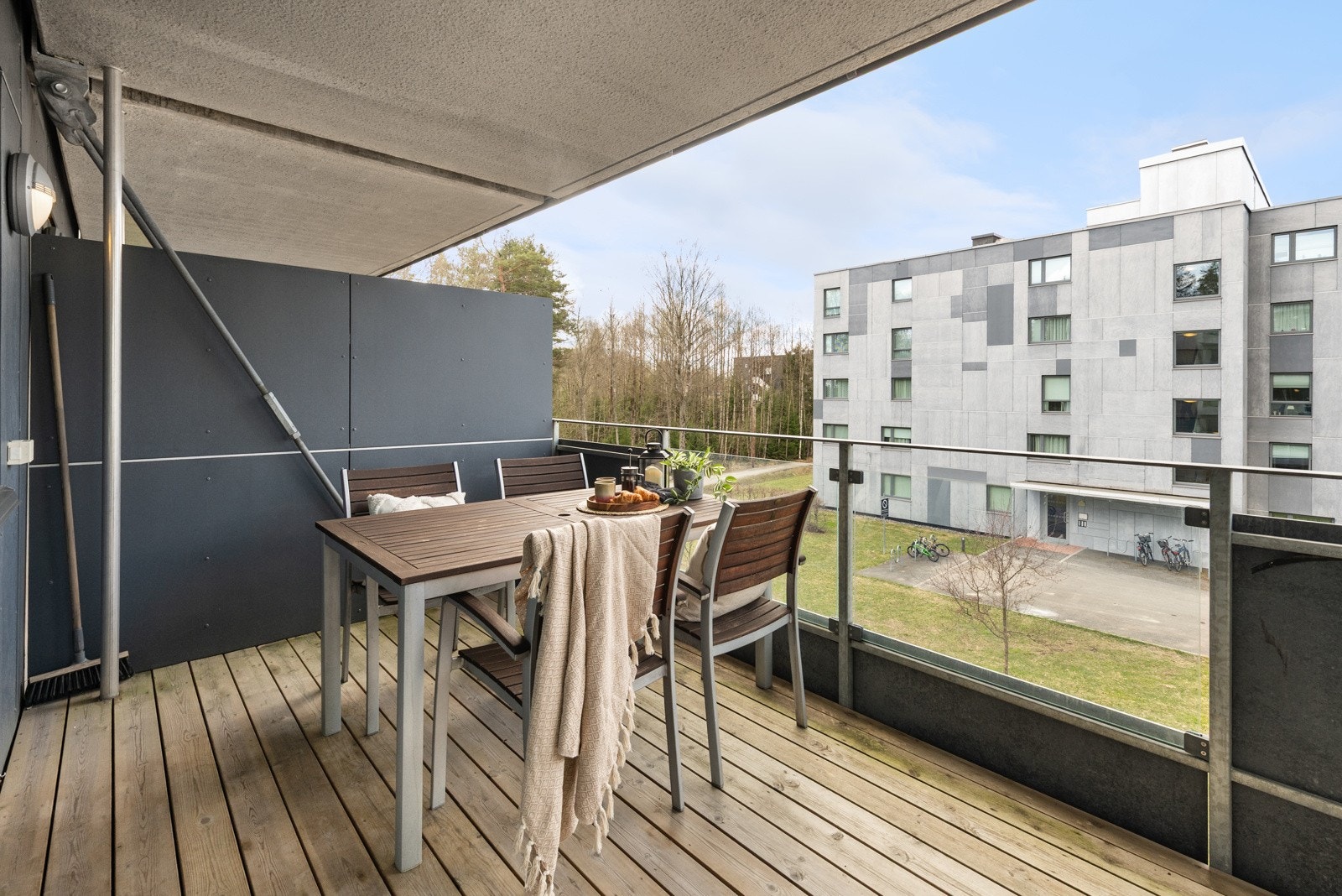 Romslig overbygget balkong Galleribilde