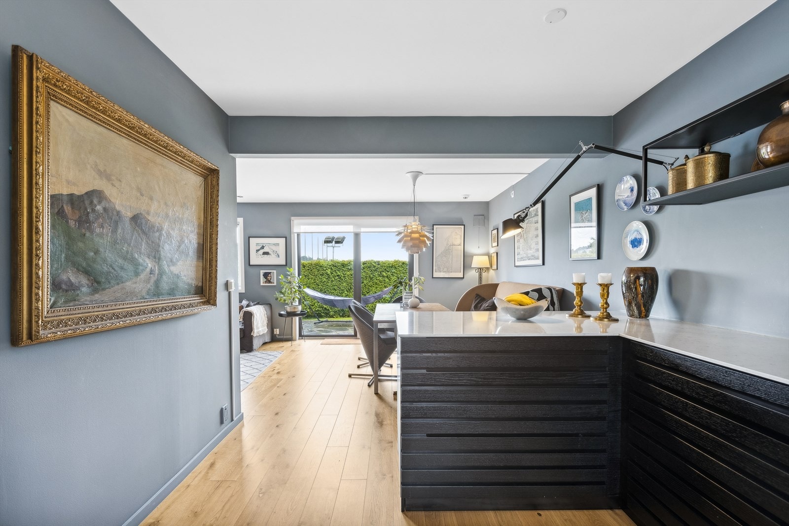 Moderne kjøkkeninnredning fra 2019. Galleribilde