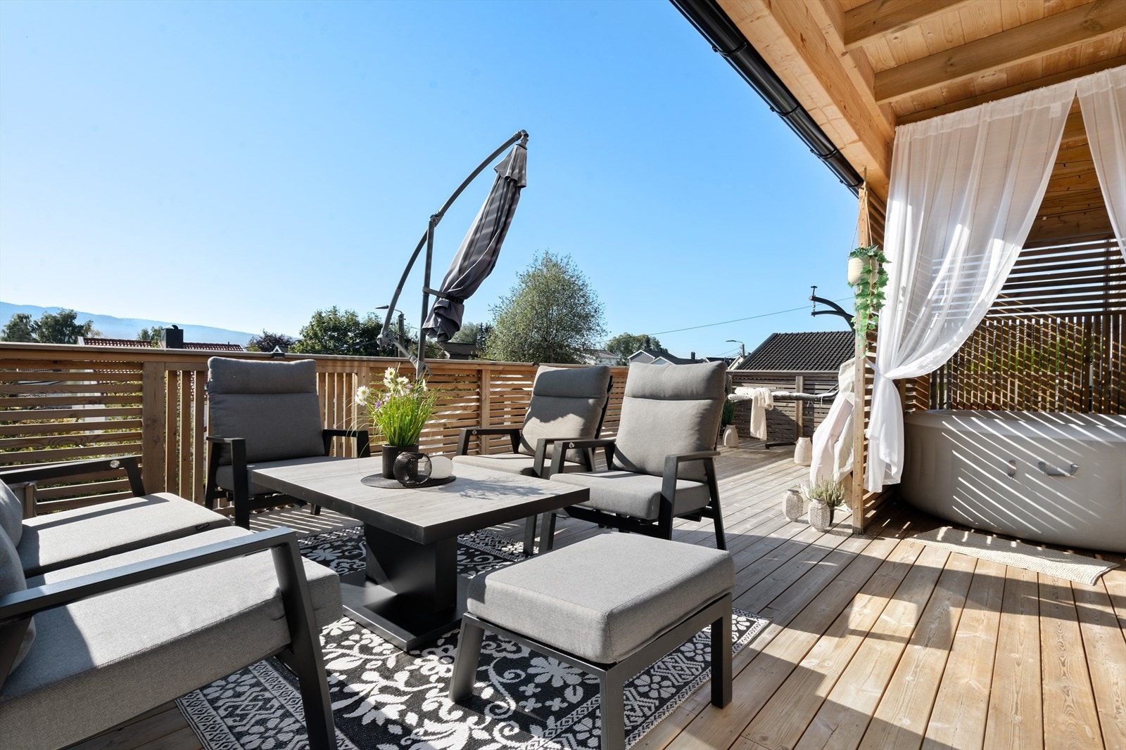 Hyggelig terrasse. Galleribilde