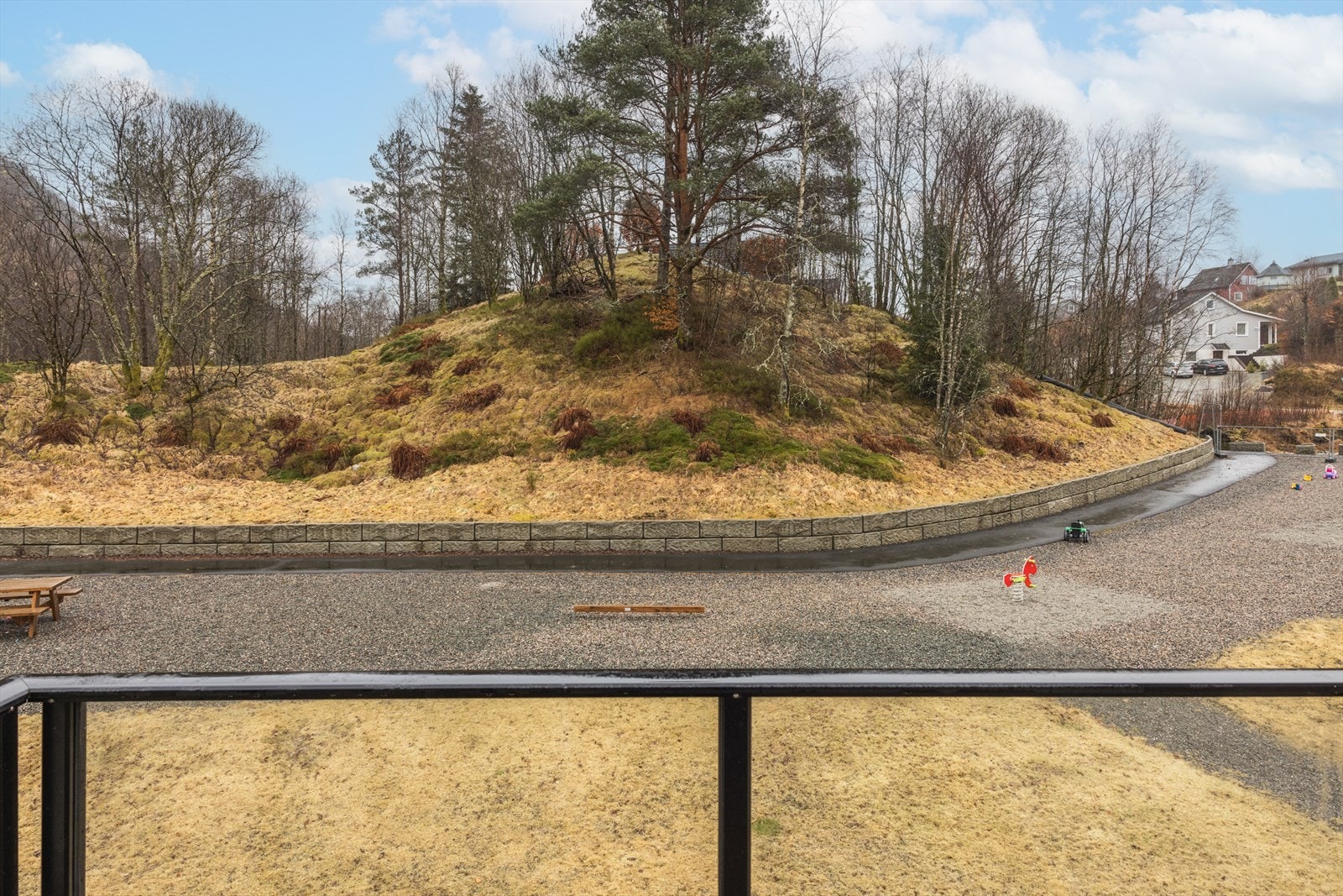 Utsikt fra balkong i 2. etasje. Galleribilde