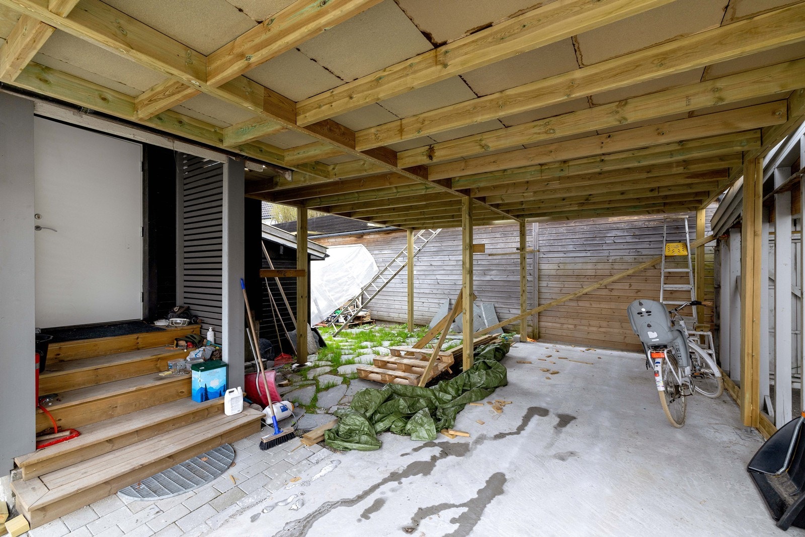 Inngangsparti (carport ikke søkt kommunen) Galleribilde