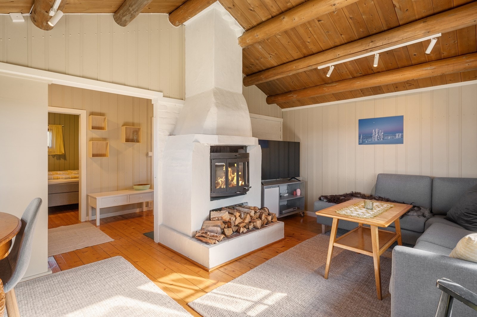 Peis med innsats skaper lun og god stemning. Galleribilde