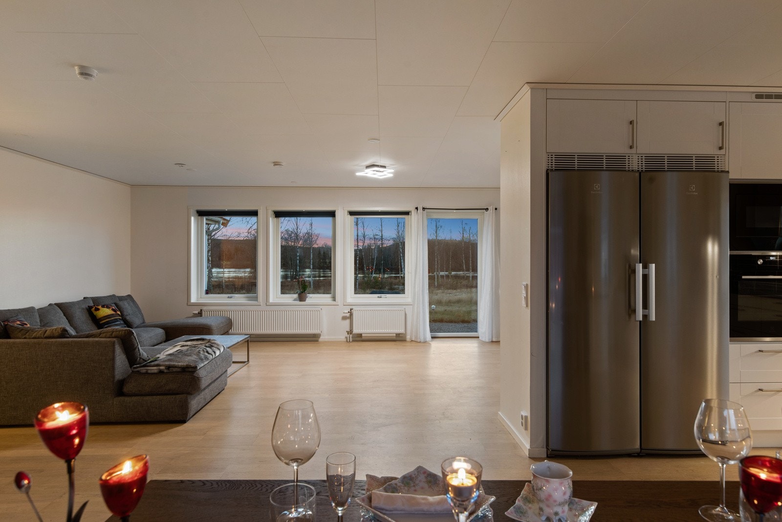 Kveldsstemning i stuen. Galleribilde