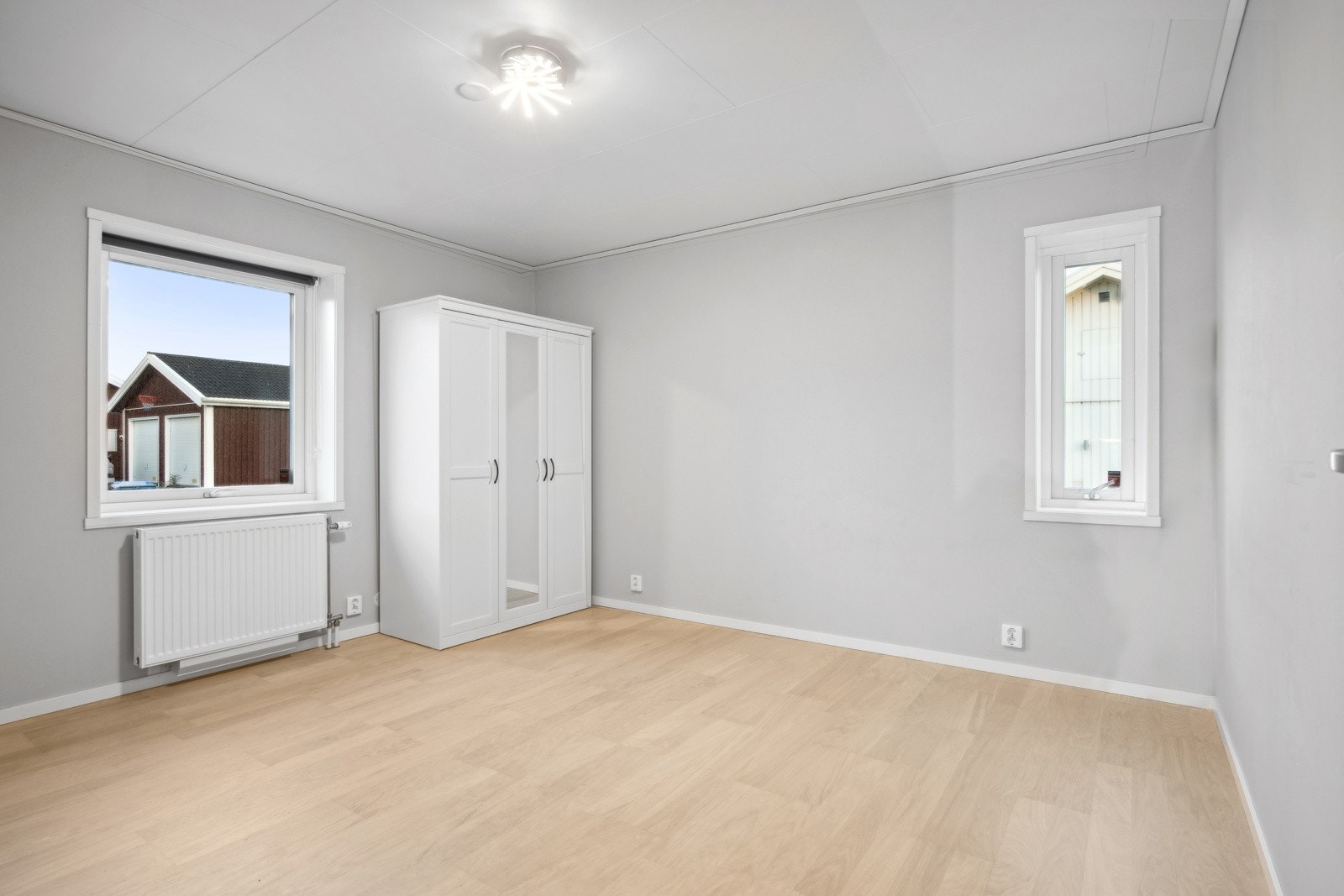 Soverom 1. Boligen har fire romslige soverom hvorav to av soverommene har walk-in løsninger. Galleribilde