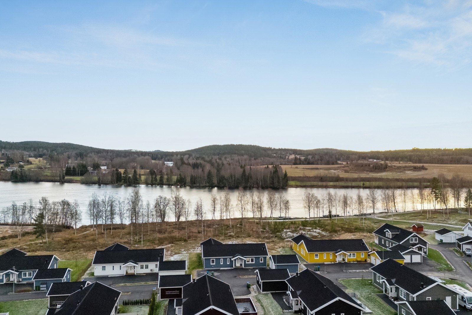 Bligen ligger med nærhet til skole, barnehage, offentlig transport og ulike servicetilbud. Galleribilde