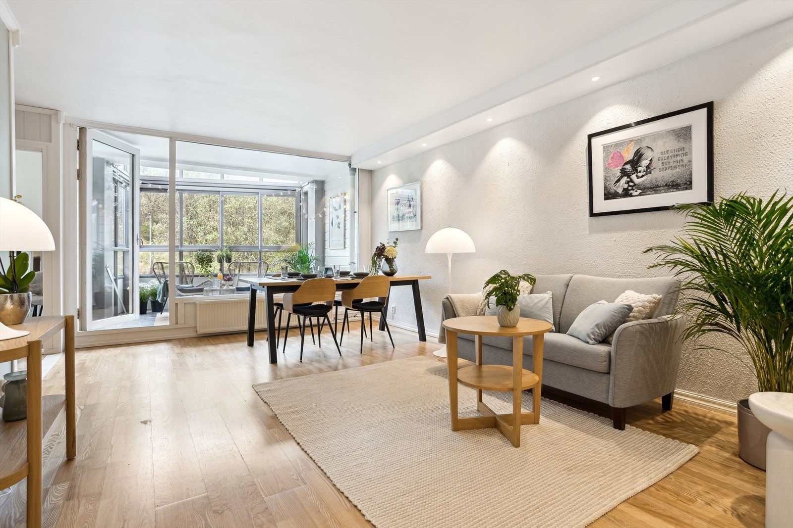 Velkommen til Loddefjordveien 4 - presentert av Line Jeanette Hyseth Heggelund v/DnB Eiendom Galleribilde