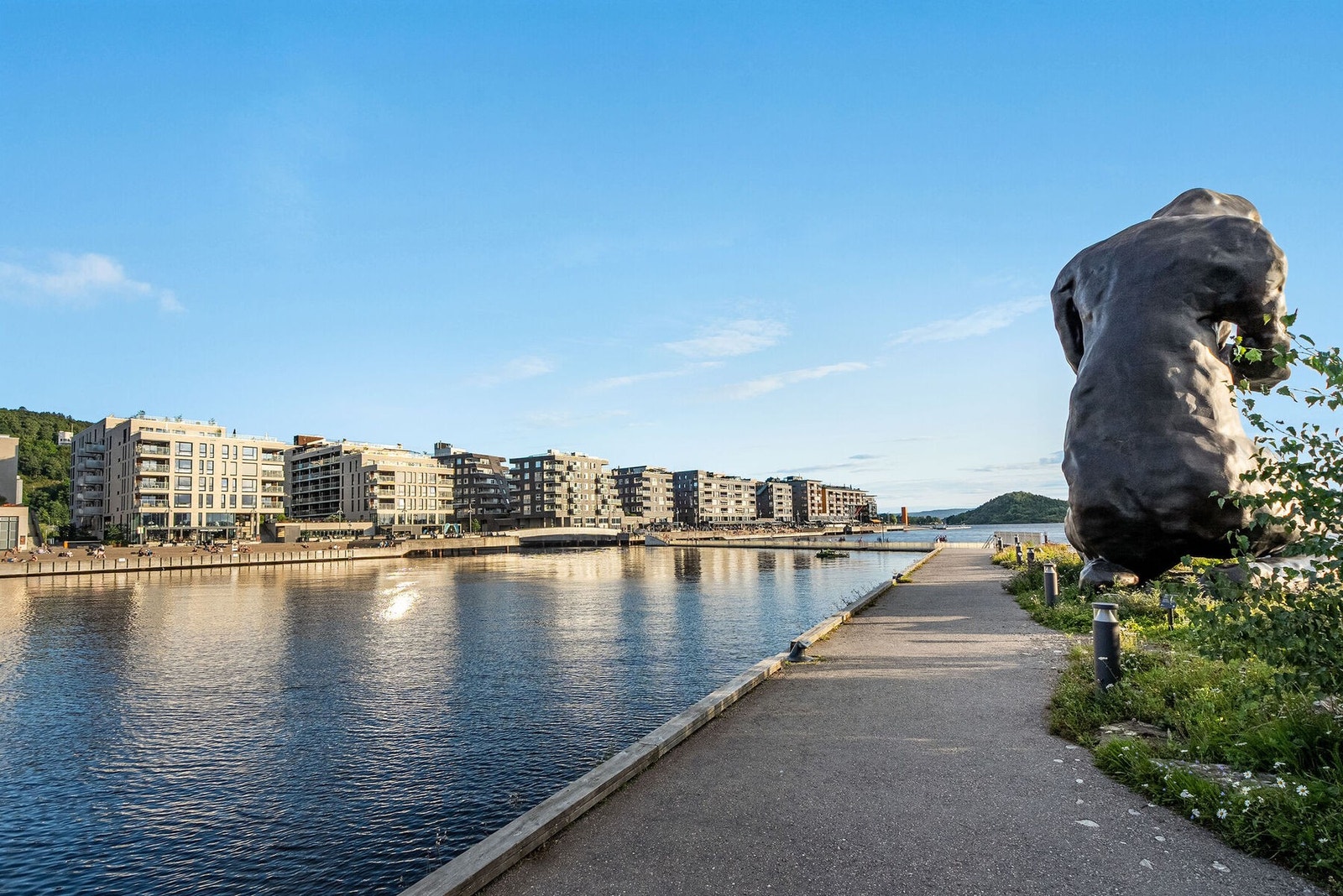 Kort vei til Sørenga som er et moderne og attraktivt område ytterst i vannkanten i Bjørvika Galleribilde