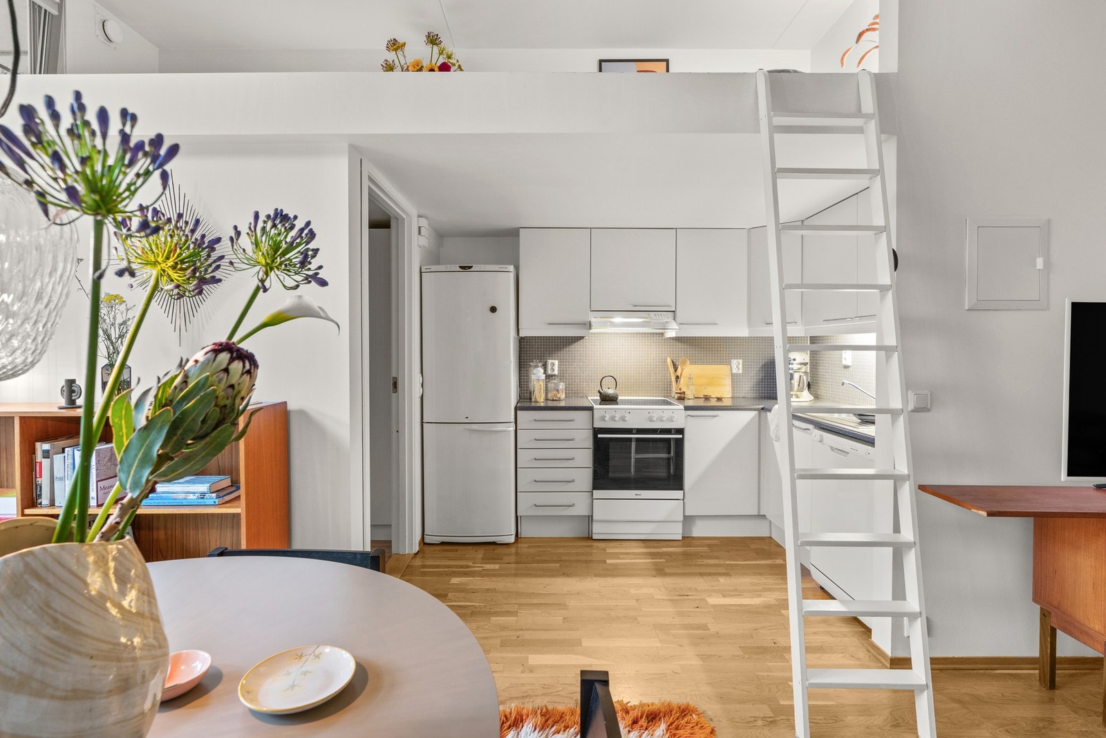 Stige opp fra stuen til hemsen Galleribilde