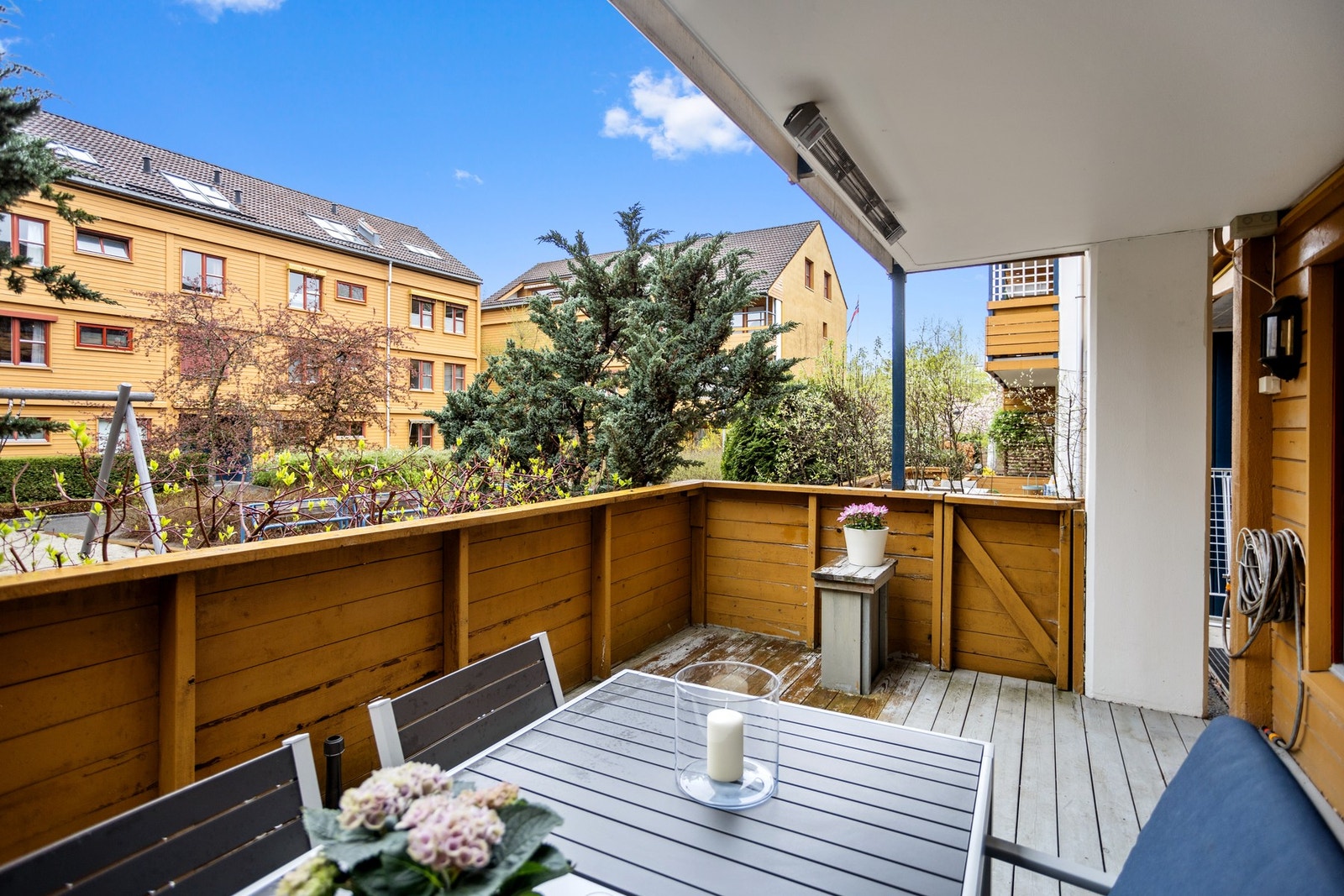 Velkommen til Skøyenveien 61, en arealeffektiv 2-roms med stor vestvendt terrasse på hele 14 kvm. Galleribilde