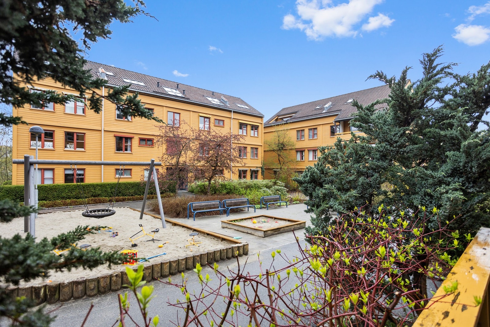 Hyggelig utsyn mot tunet. Galleribilde