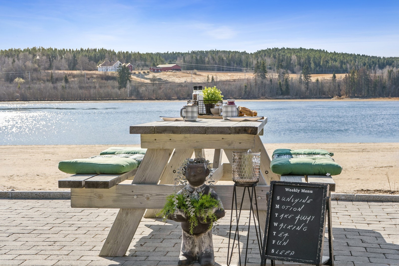 Her kan du nyte varme sommerdager i godt selskap. Galleribilde