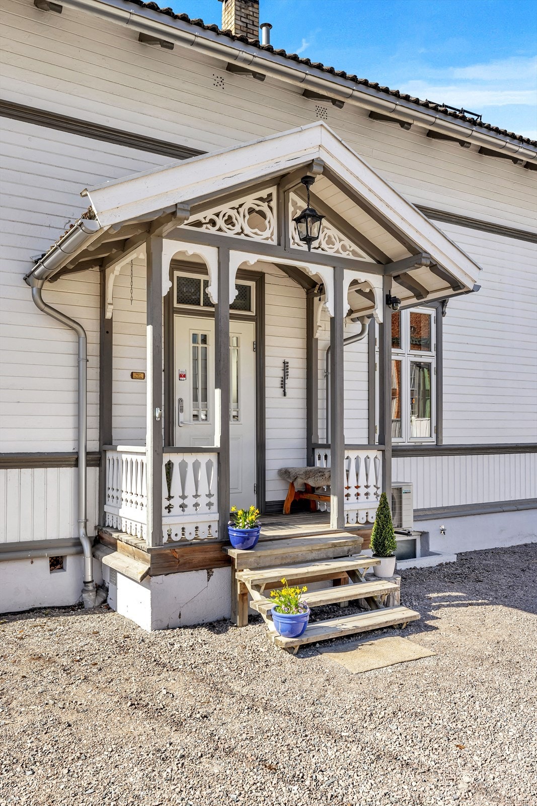 Overbygget inngangsparti Galleribilde