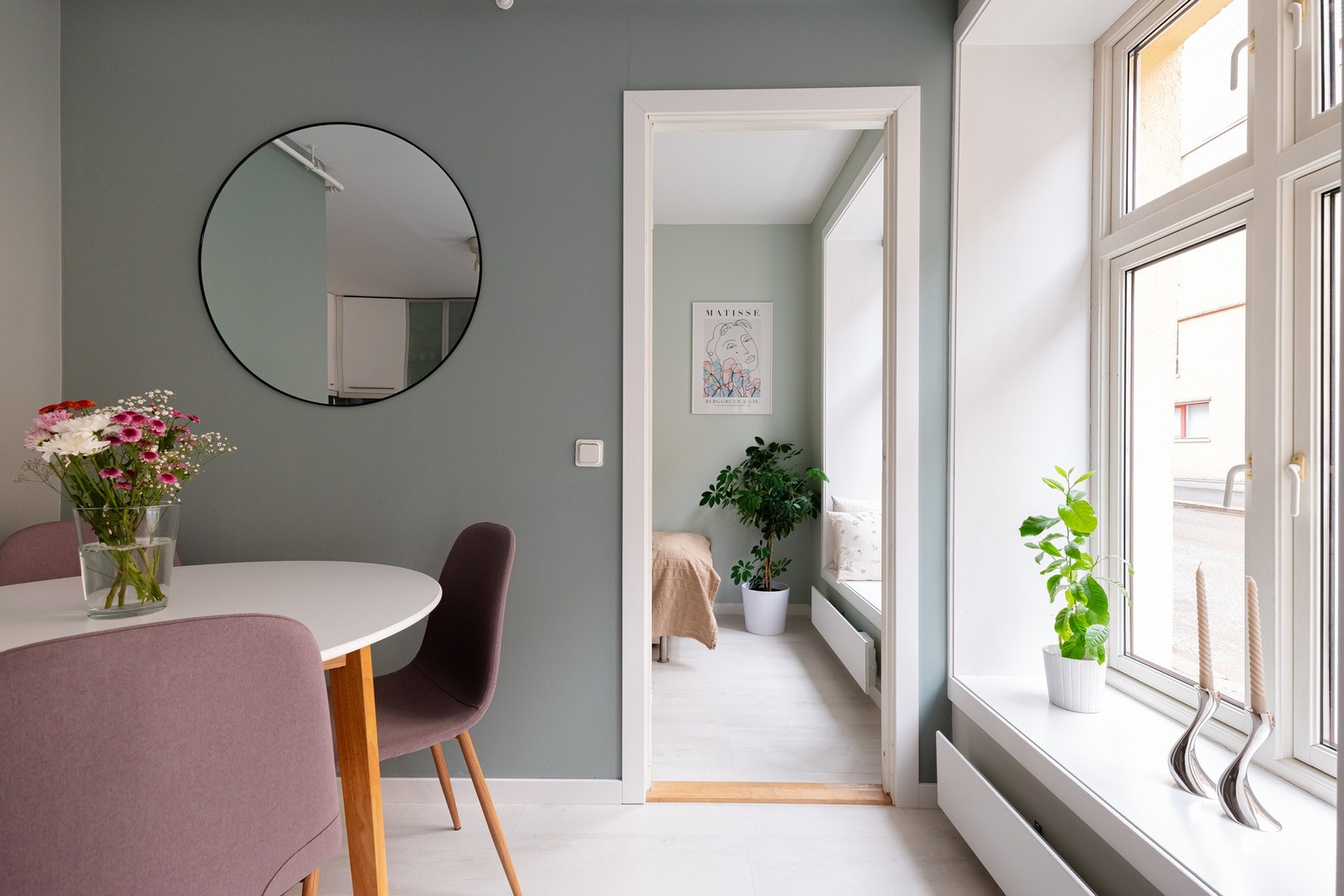 Boligen har en godt utnyttet planløsning og byr på hele tre soverom. Galleribilde