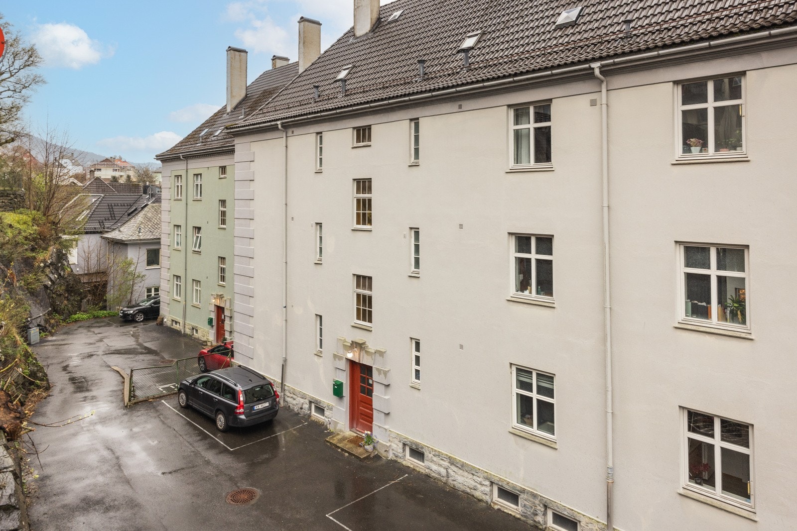 Det er også mulig å skrive seg på venteliste for leie av parkering i bakgården. Galleribilde