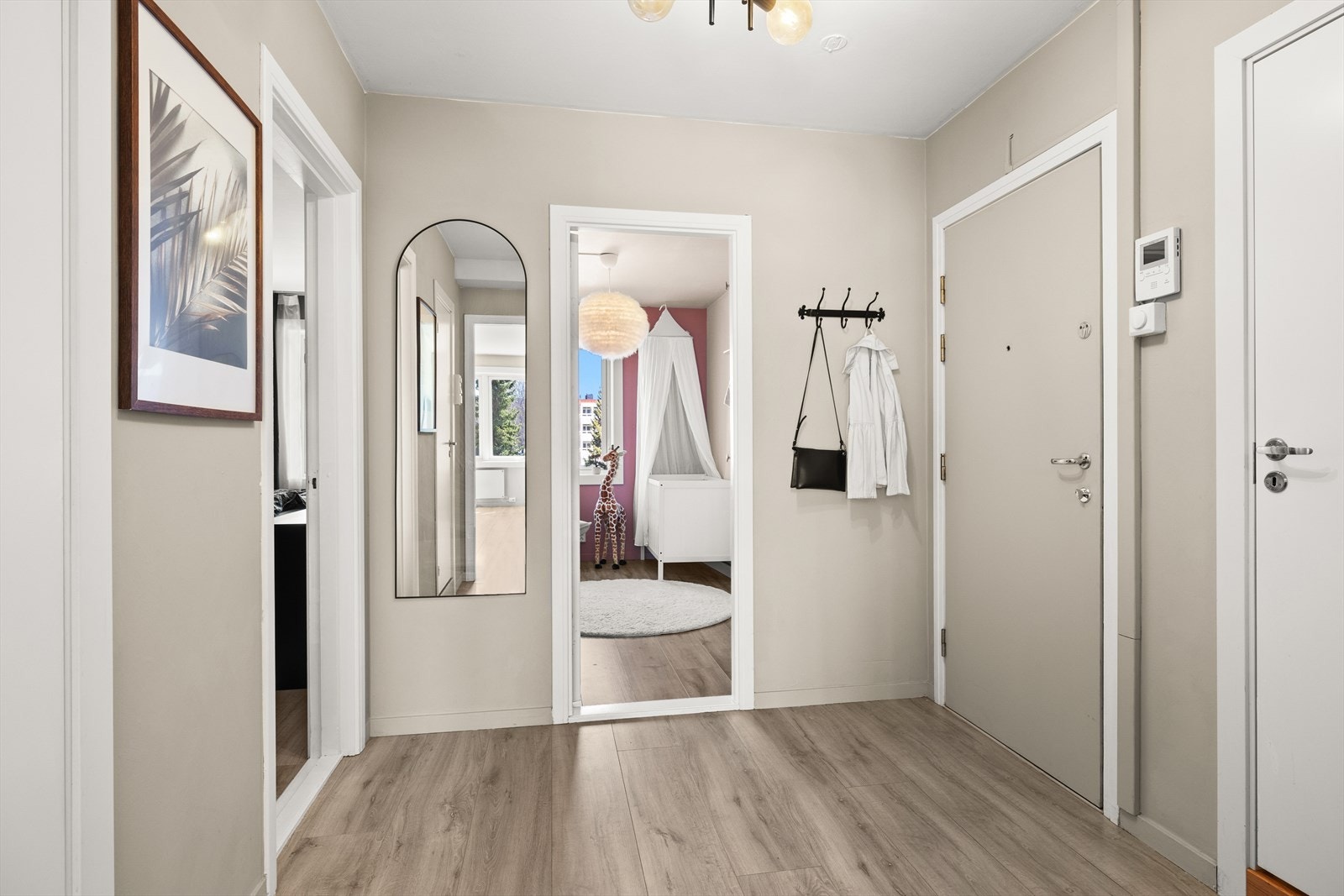 Akonto varmtvann, kabel-tv og bredbånd er inkludert i felleskostnadene Galleribilde