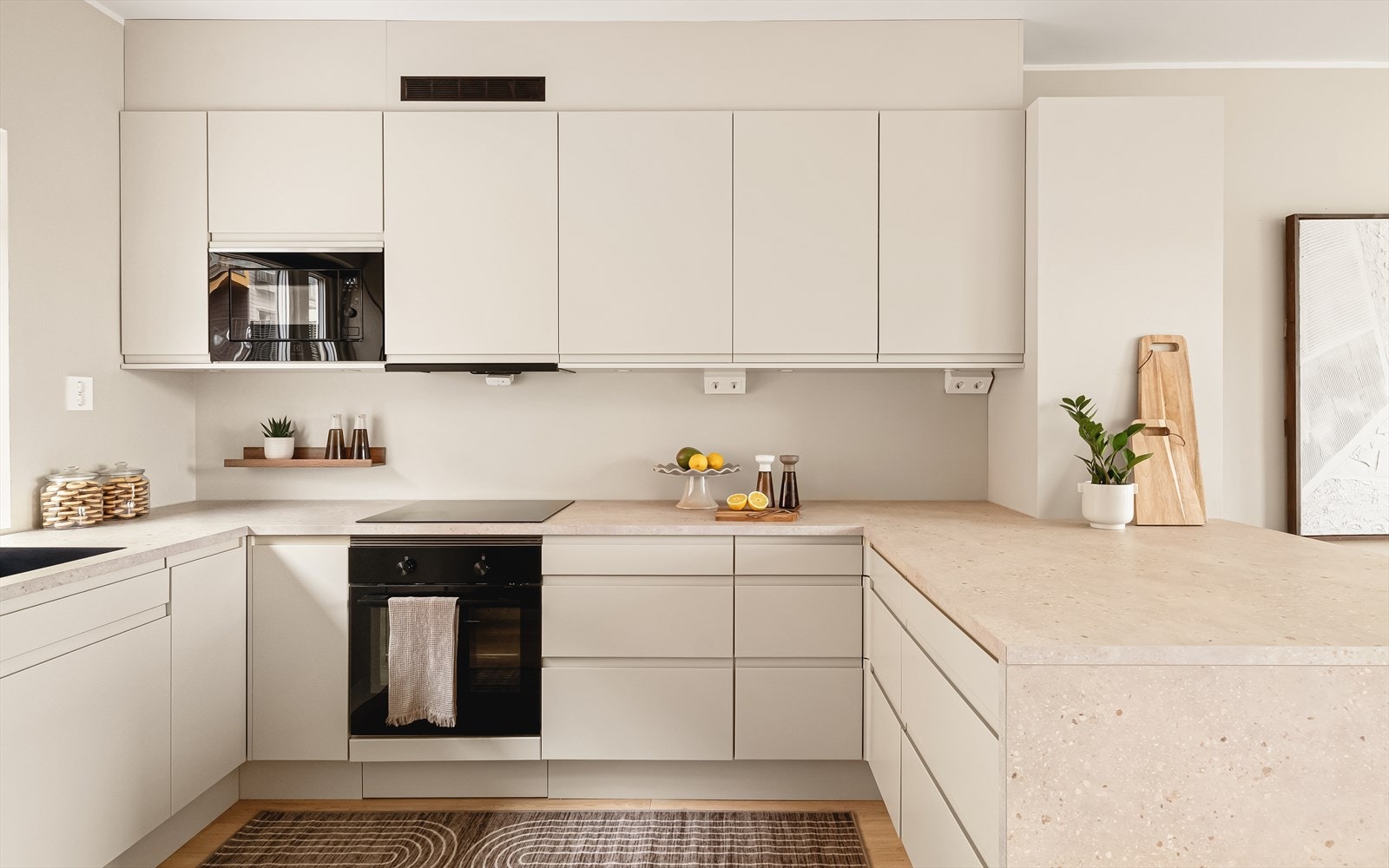 Lekkert Sigdal kjøkken påkostet for 269 000kr delikat komponert sammen av hjemmelshaver og kjøkkenveileder etter mange timers innsats for å finne optimal løsning! Galleribilde