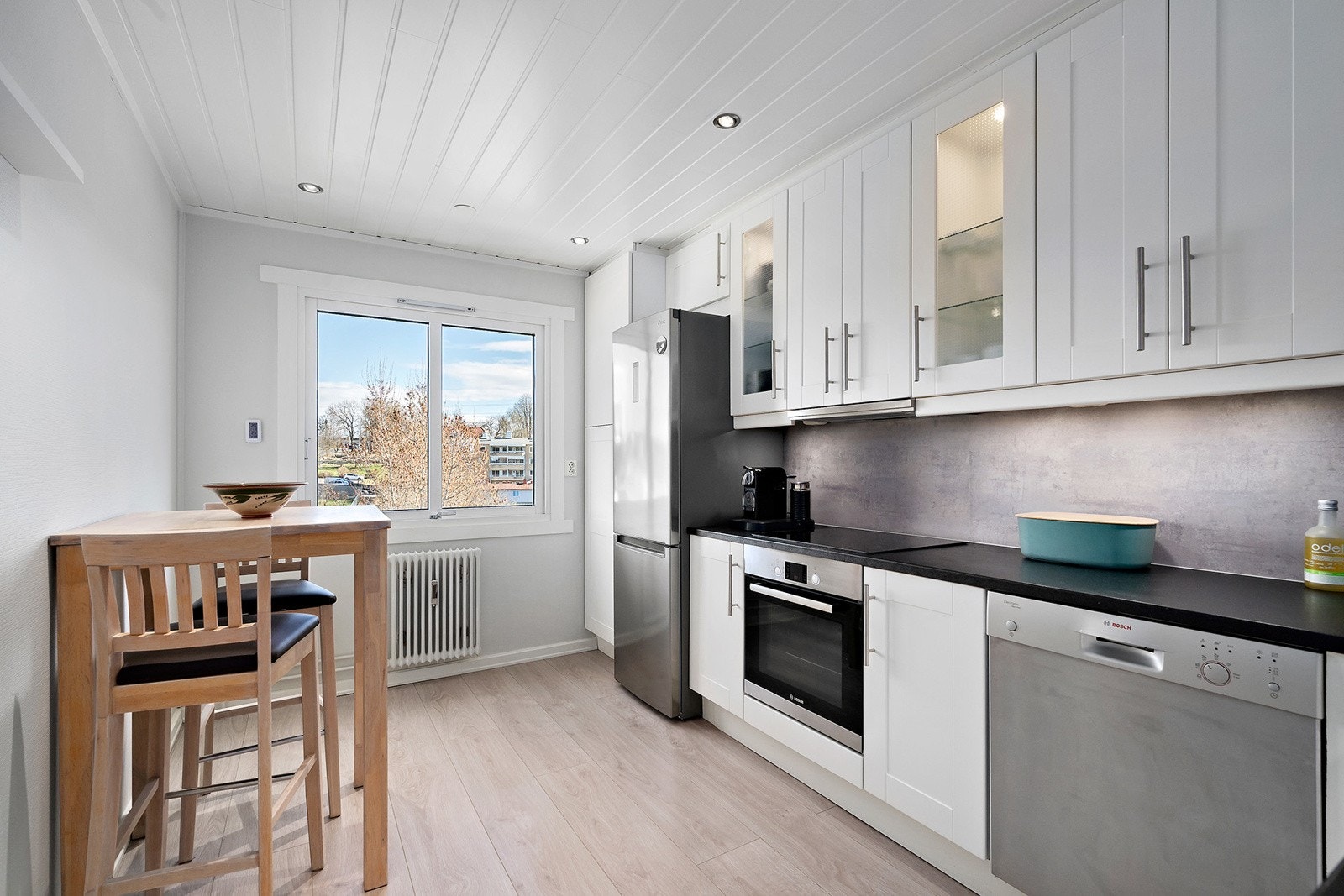 Fin plass for spisebord Galleribilde