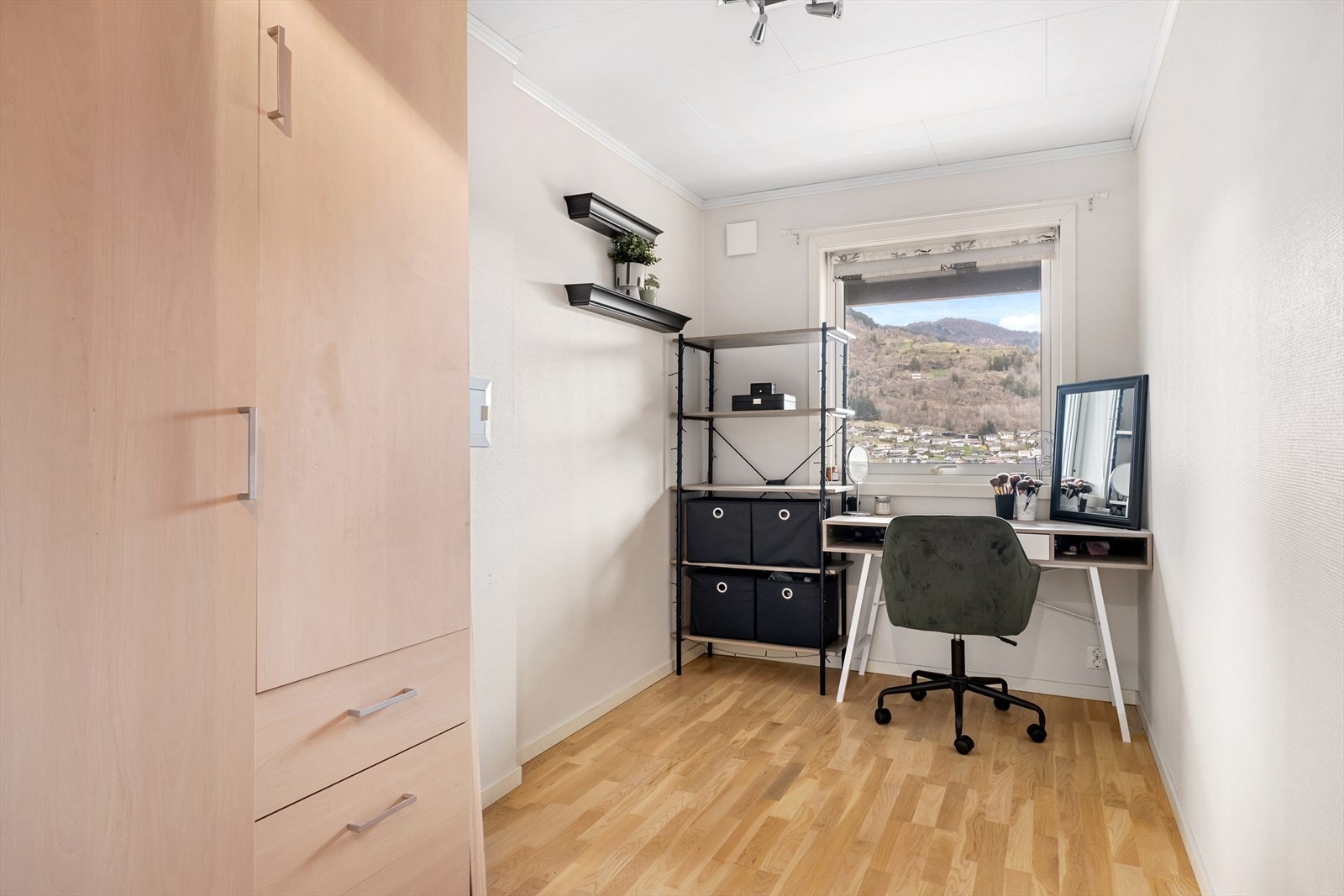 Soverom 2 egnar seg fint som kontor, barnerom eller gjesterom. Galleribilde