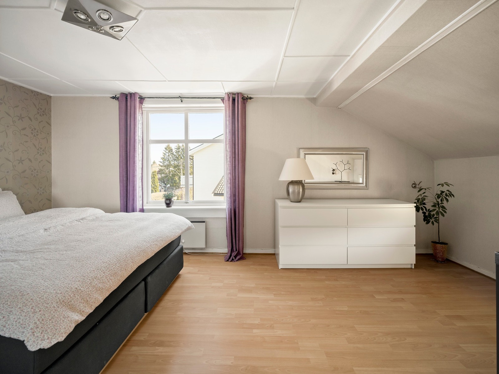 God plass til ekstra møblering. Galleribilde