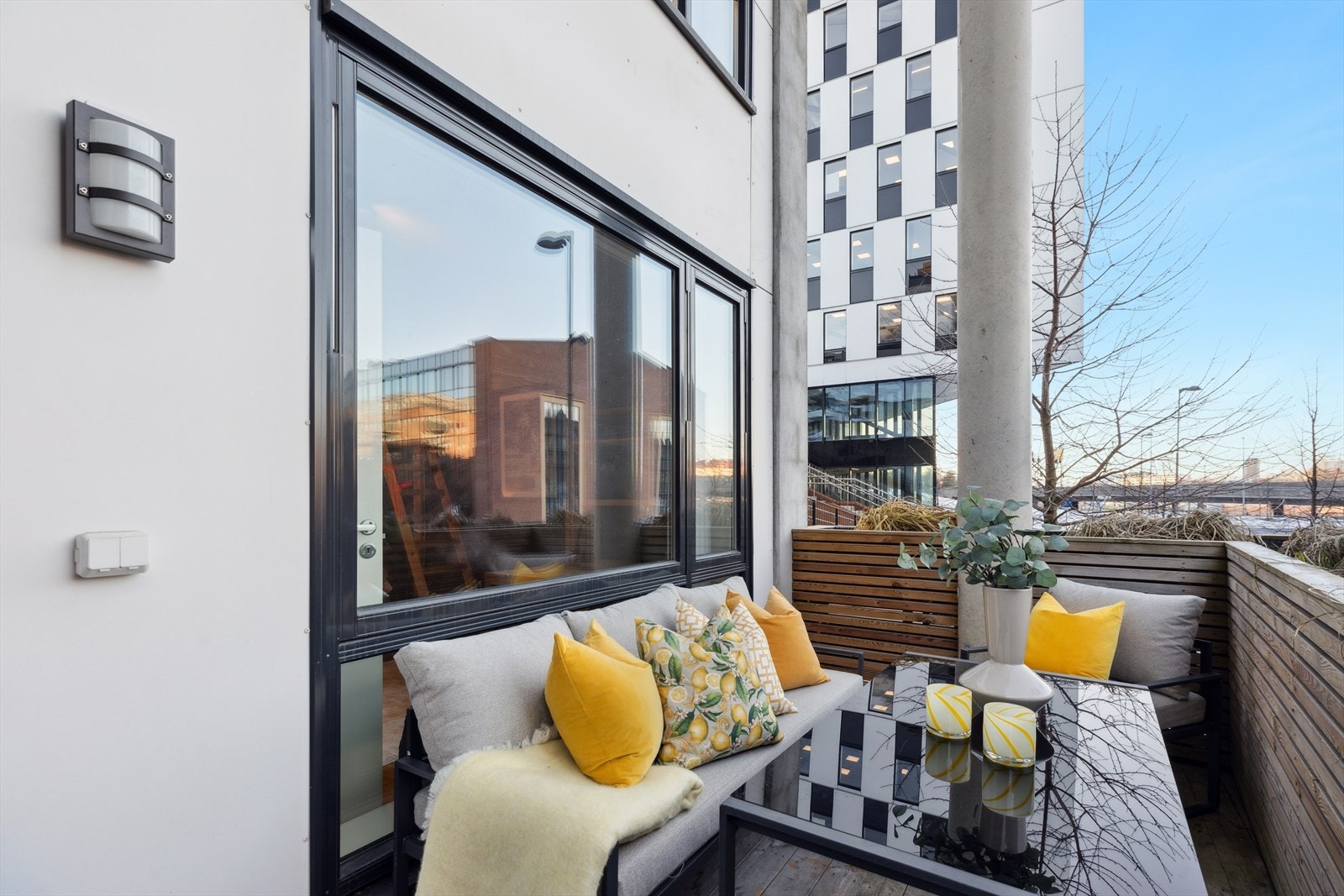 Her er det god plass til utemøblement, grill etc. Galleribilde