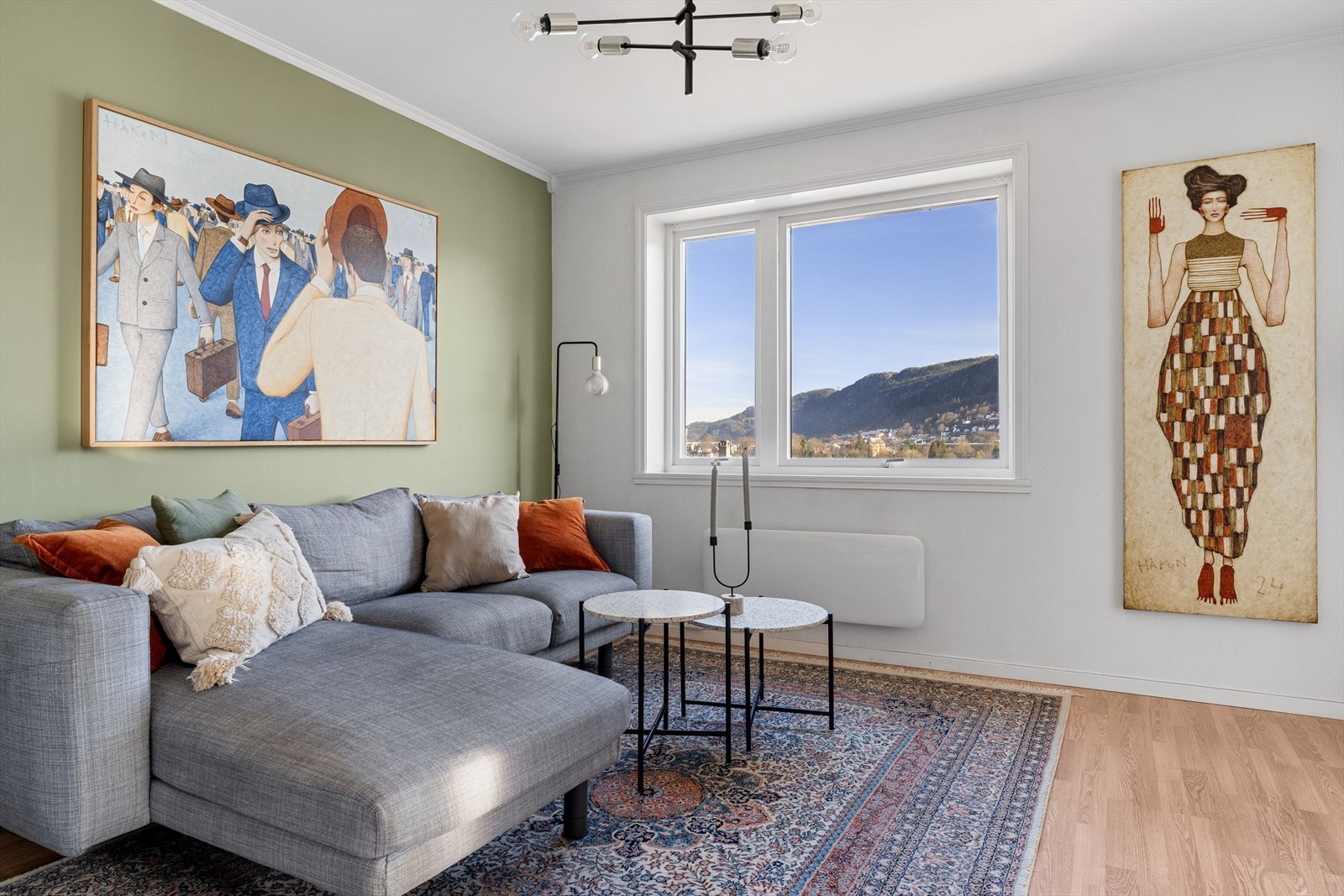 Moderne og flott leilighet med store vindusflater. Galleribilde