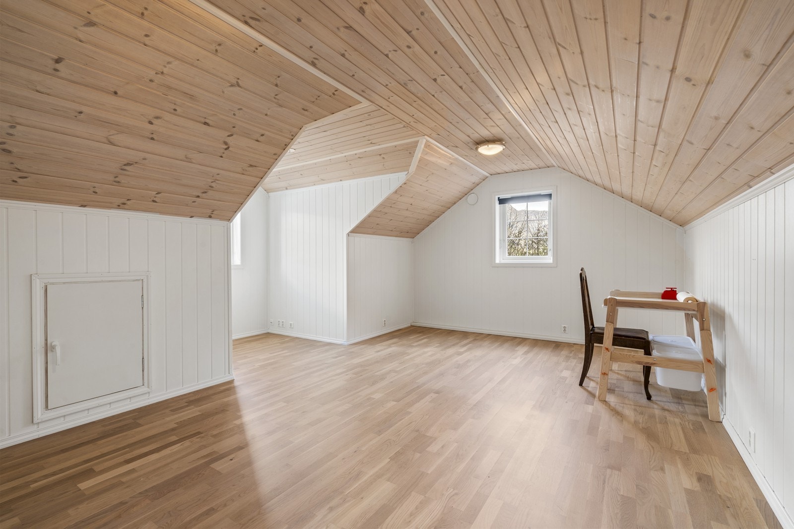 Stort soverom2 på loft. Galleribilde