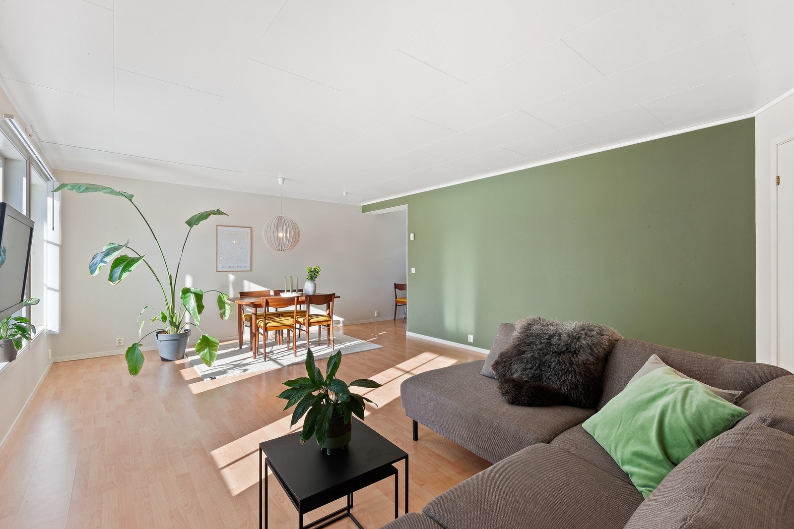 Det er adkomst til veranda fra stue. Galleribilde