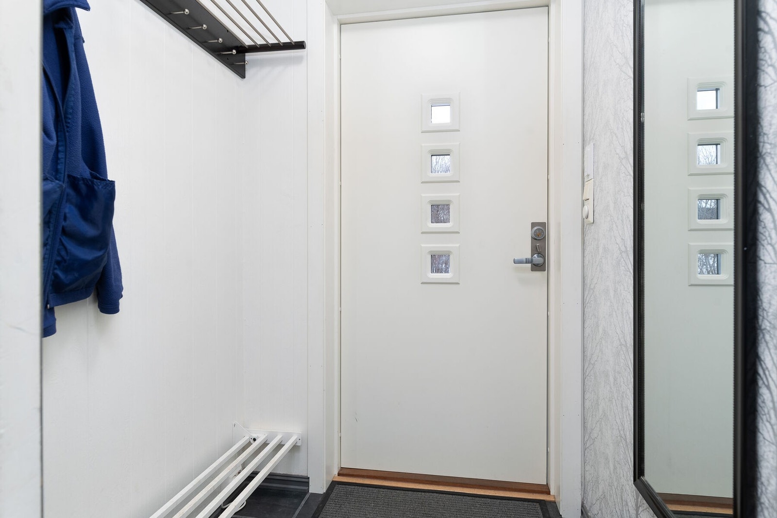 Velkommen inn! Det er gulvvarme på bad, stue og yttergang Galleribilde