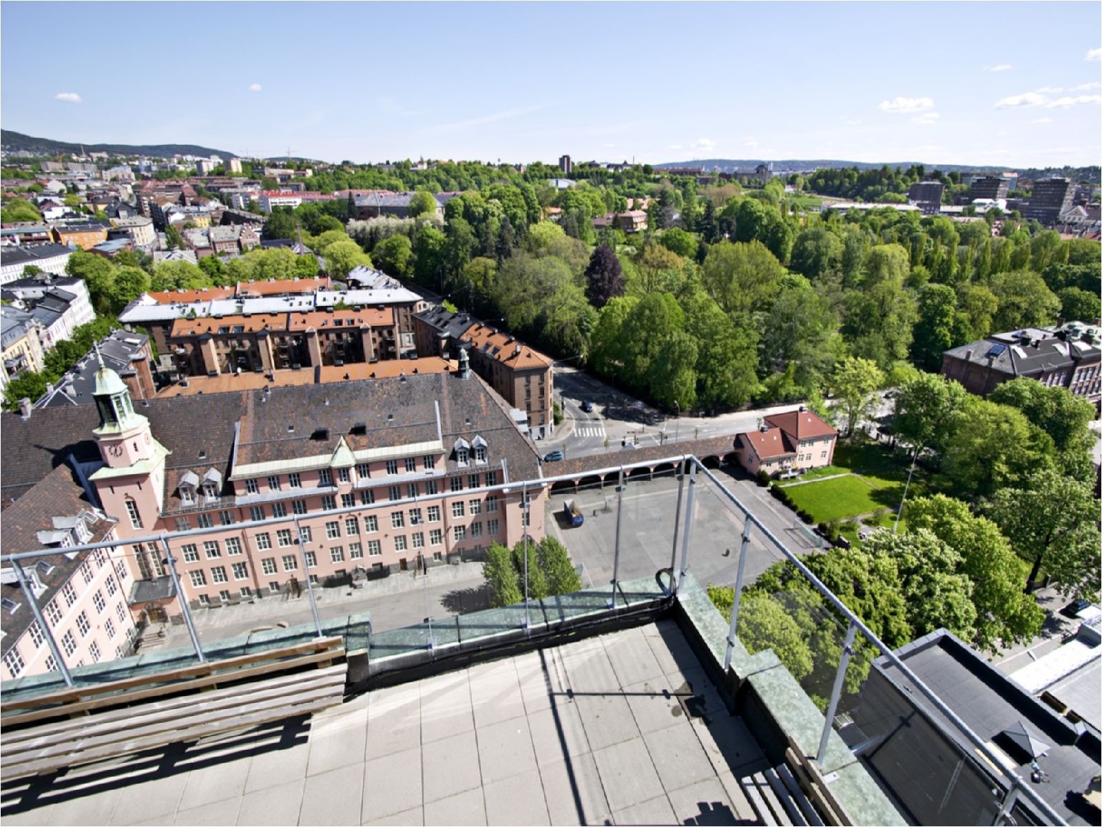 Utsikt fra takterrasse. Galleribilde