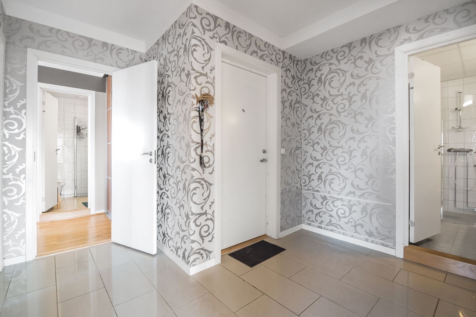 Gang med innebyggd garderobeskap(vises ikke på bilde). Galleribilde