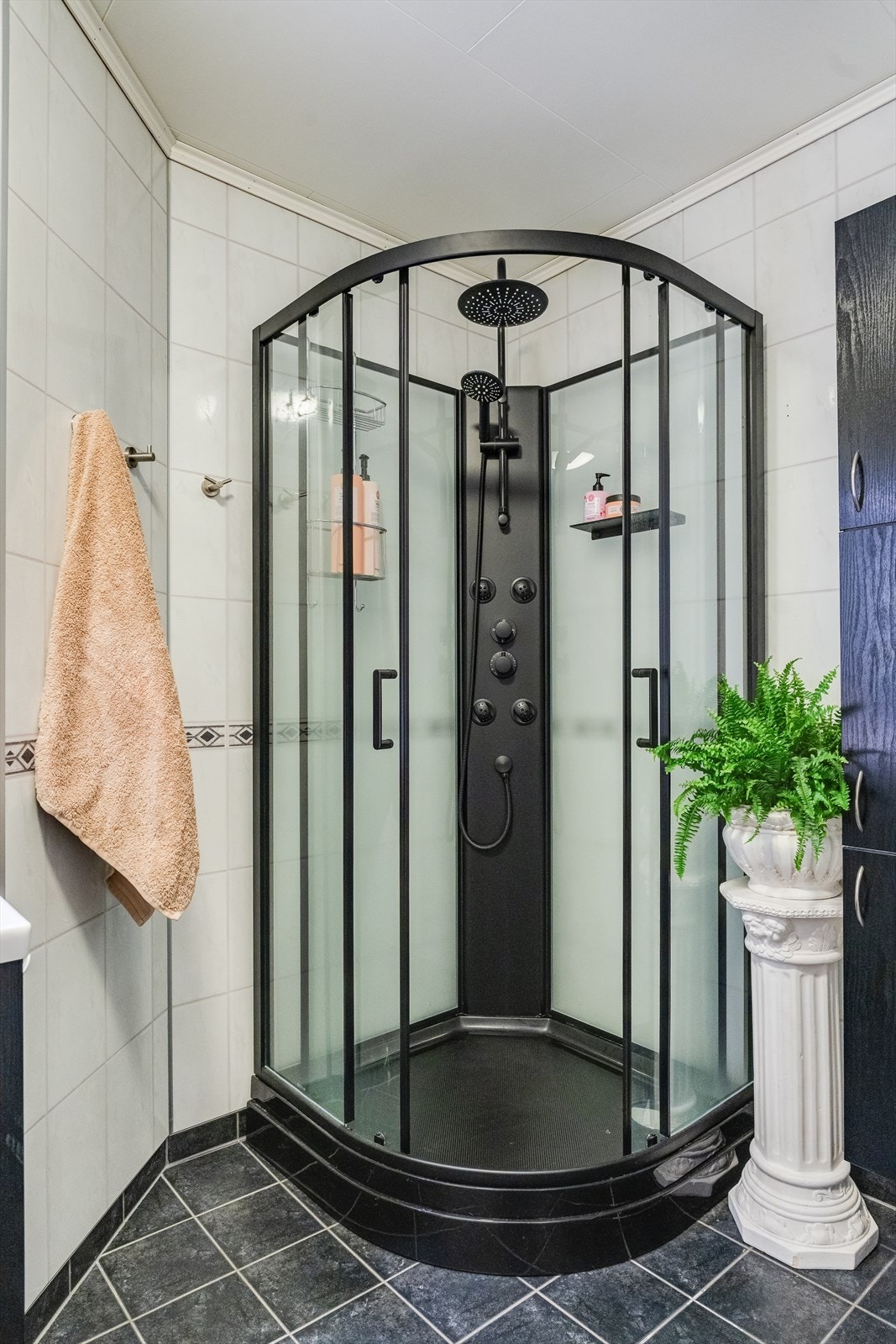 Nyere dusjkabinett Galleribilde