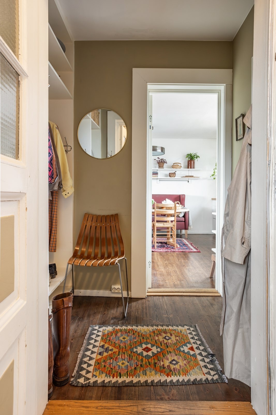 Fra entréen er det tilgang til et praktisk toalettrom. Galleribilde