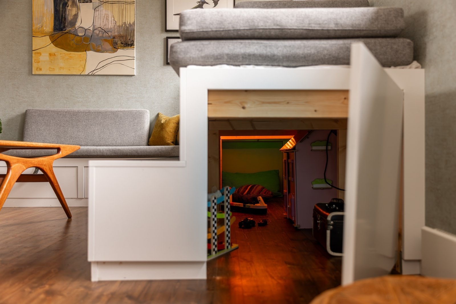 Det er mange gode og diskrete lagringsmuligheter i boligen. Galleribilde