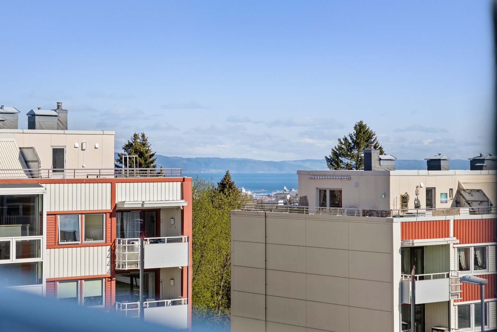 Sentral beliggenhet nær metrobuss, treningssenter og senter med dagligvare og apotek. Galleribilde