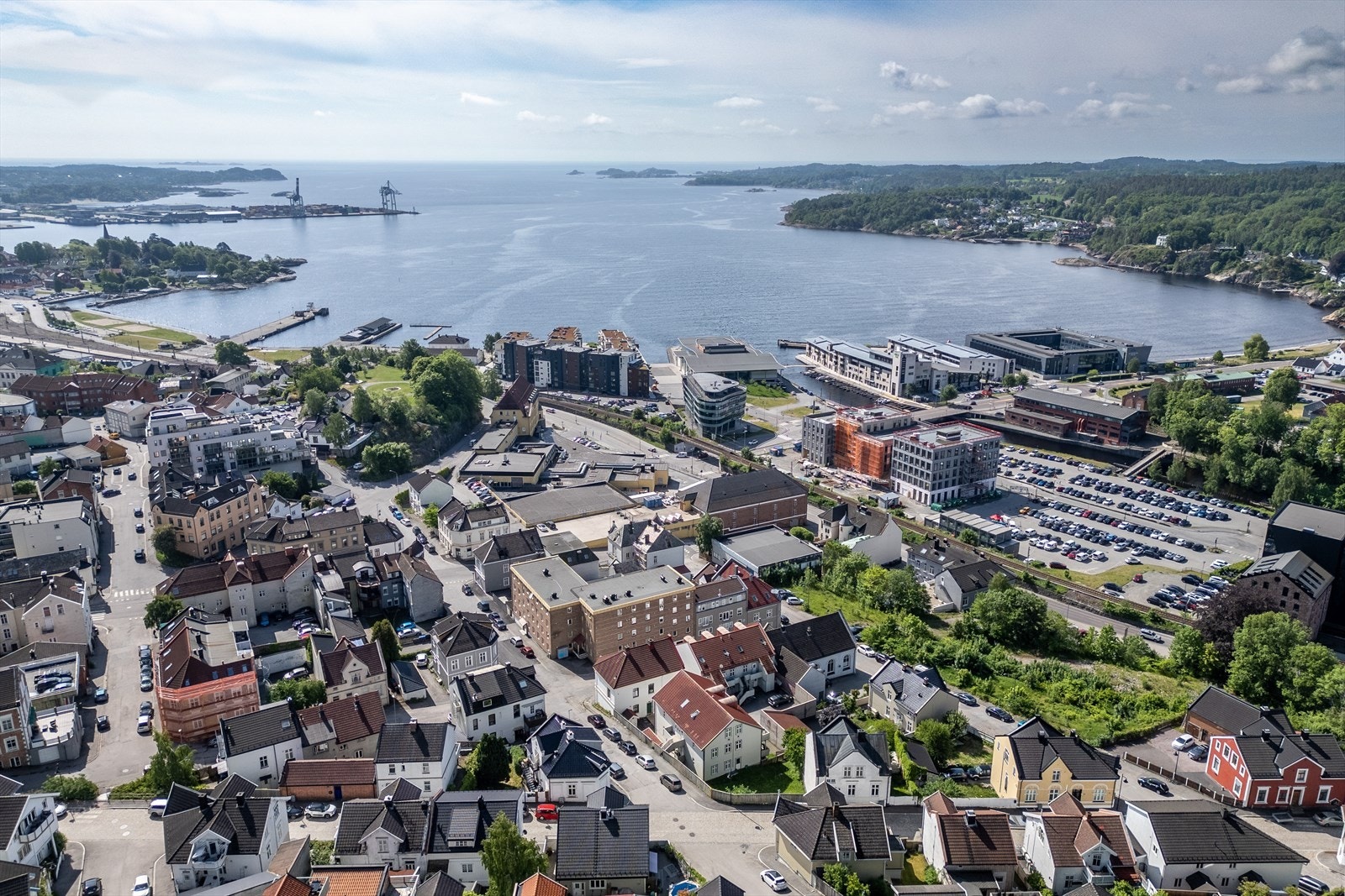 Det er kort vei til Fritøe brygge, Bølgen kulturhus og flott badestrand. Galleribilde