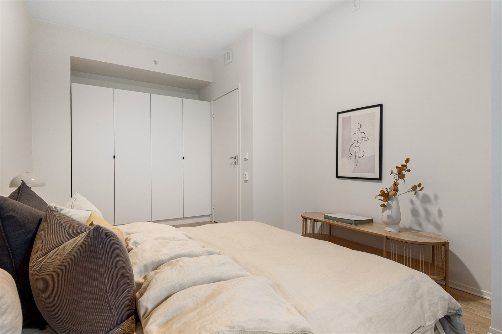 Her har du god plass til dobbeltseng og annen ønskelig innredning. Galleribilde