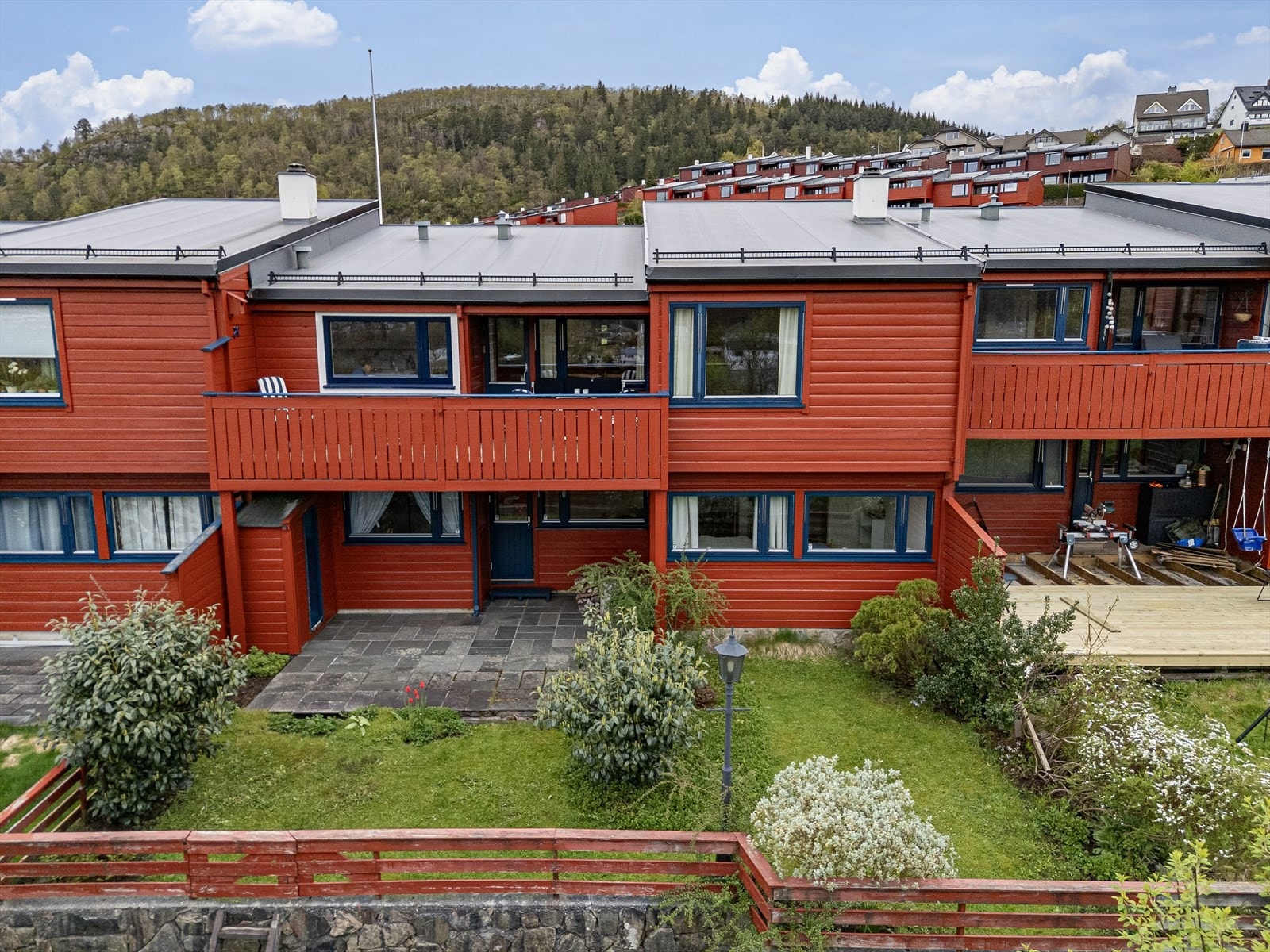 Velkommen til Flaktveitbotn 77 - Presentert av Eiendomsmegler Vest ved Stian Sjøstrand Hansen. Galleribilde