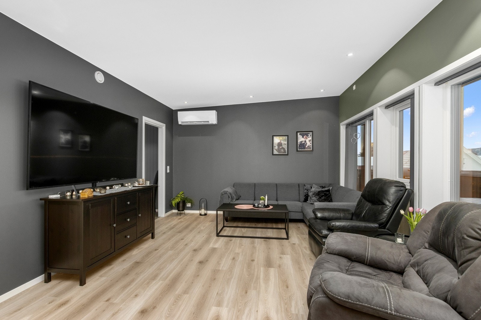 Stue med luft til luft varmepumpe. Galleribilde