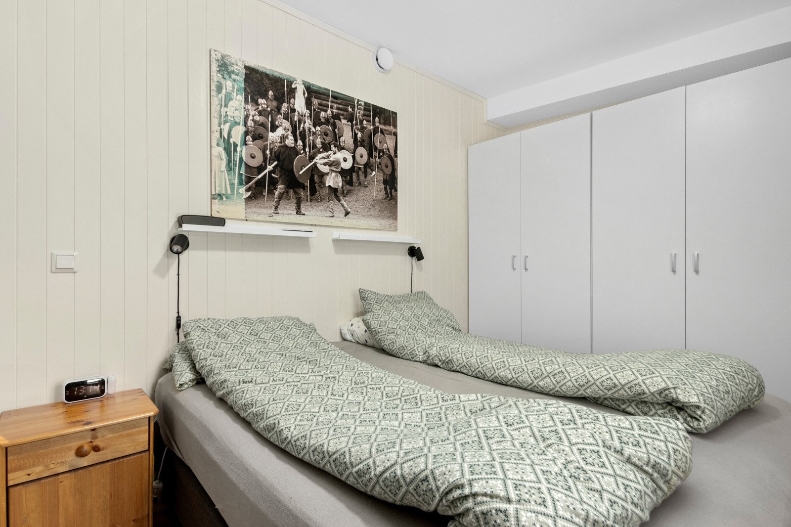 Soverom med garderobe Galleribilde