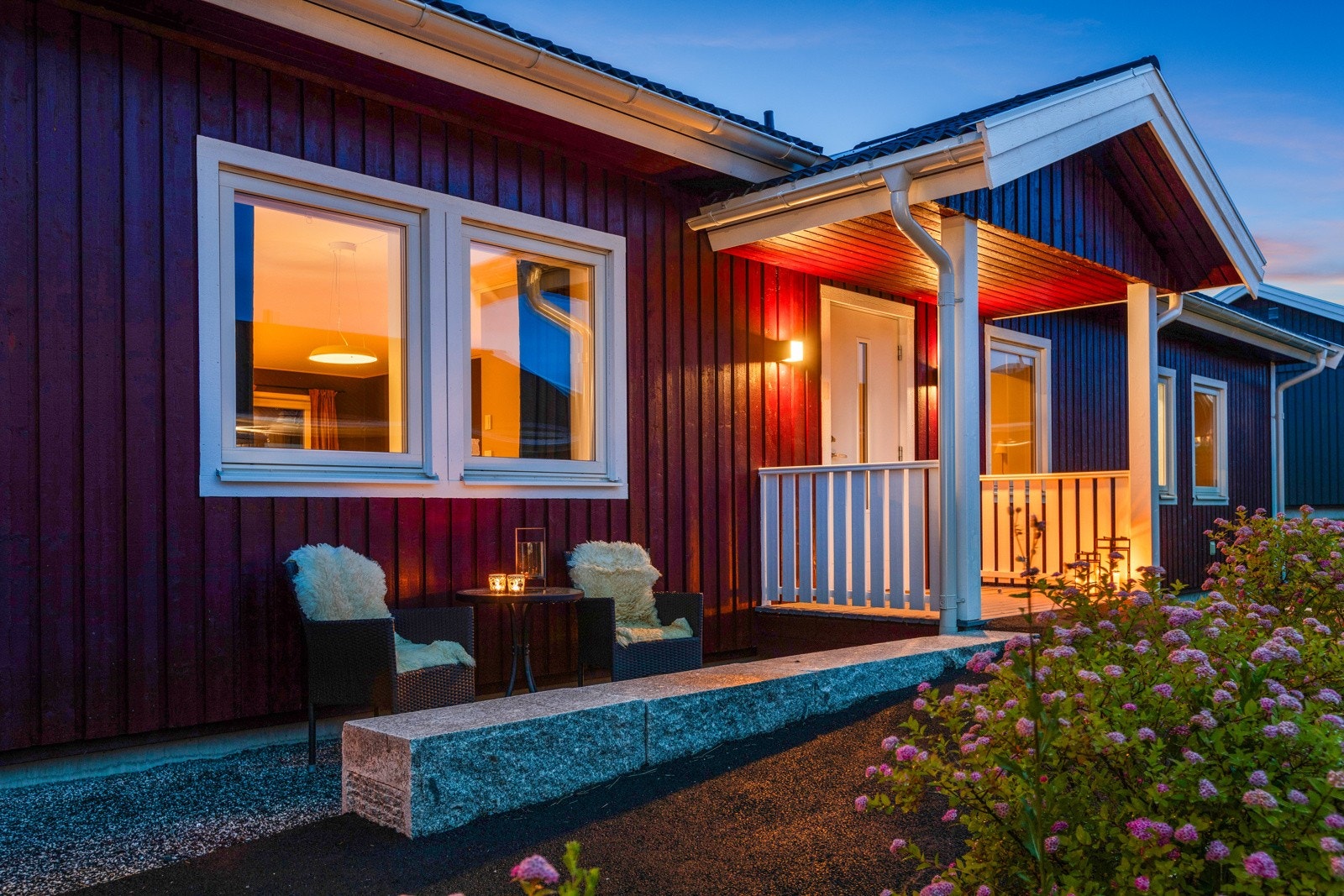 Enebolig over et plan, med gode parkeringsmuligheter og familievennlig beliggenhet. Galleribilde