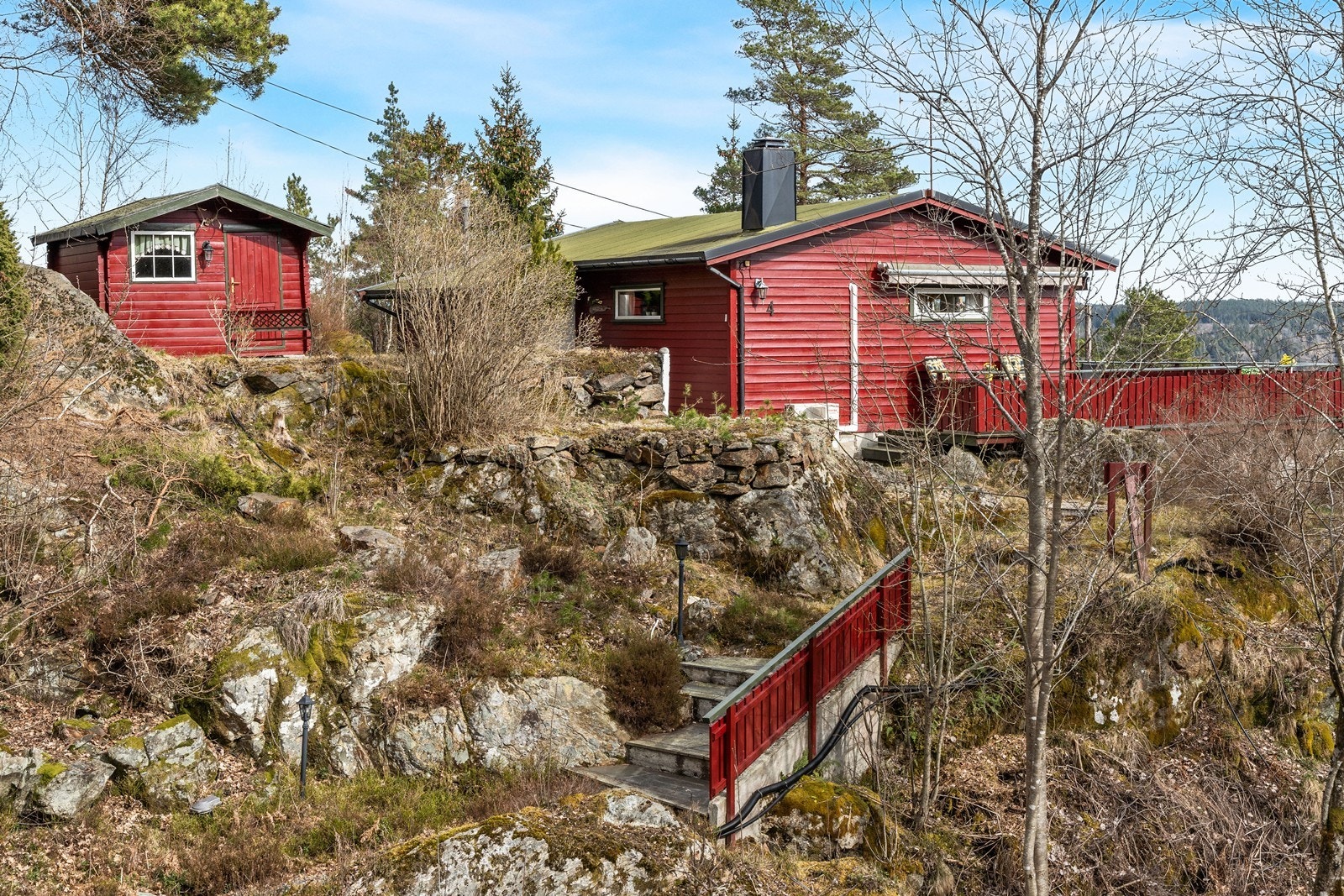 Det er opparbeidet en koselig liten sti fra parkeringen Galleribilde