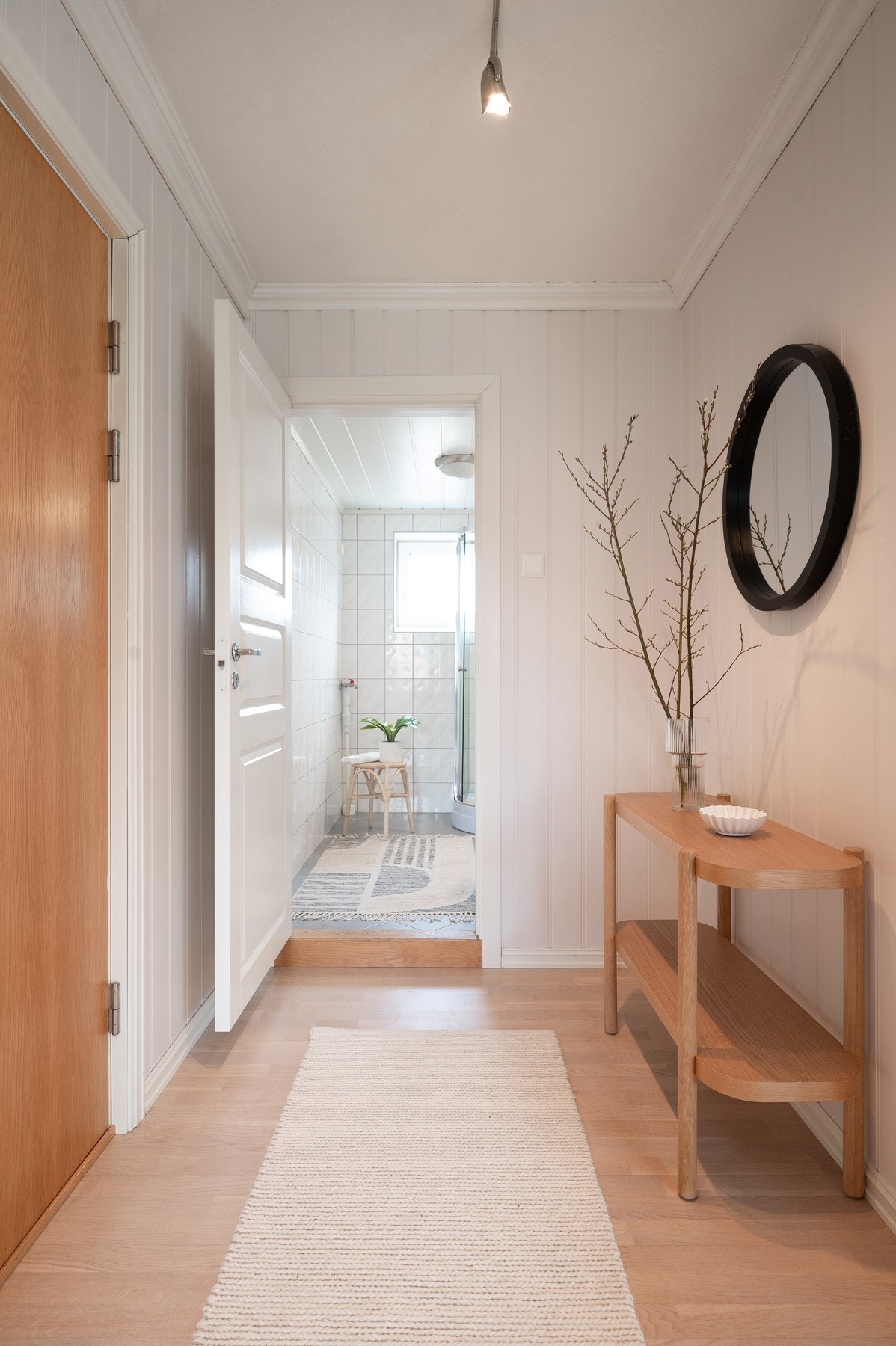 Badet ligger tilknyttetentrèen. Galleribilde