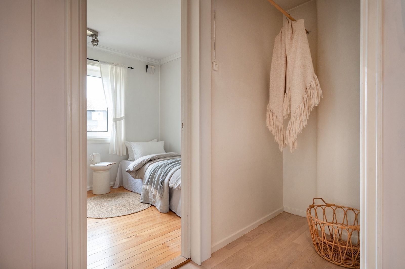 Hall med plass til ytterklær. Galleribilde