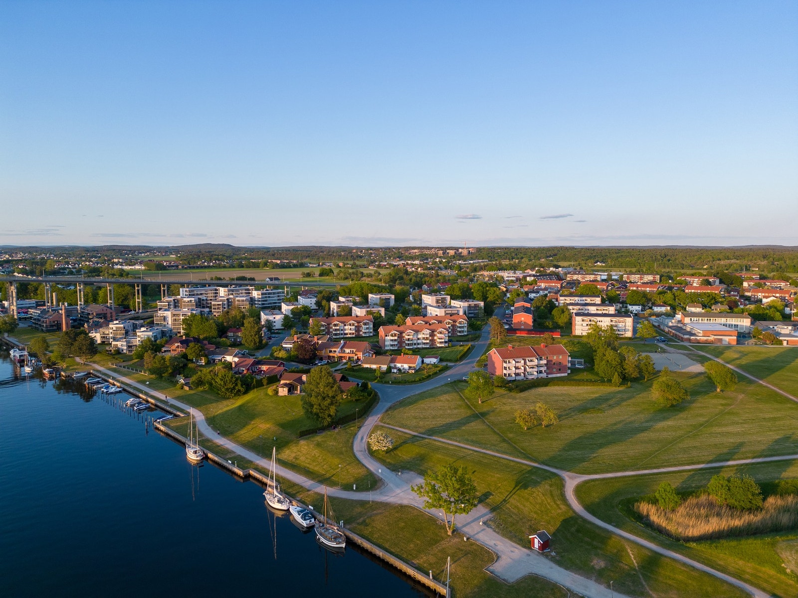 Prestelandet ligger på østsiden, like ved Gamlebyen - byens festning. Galleribilde