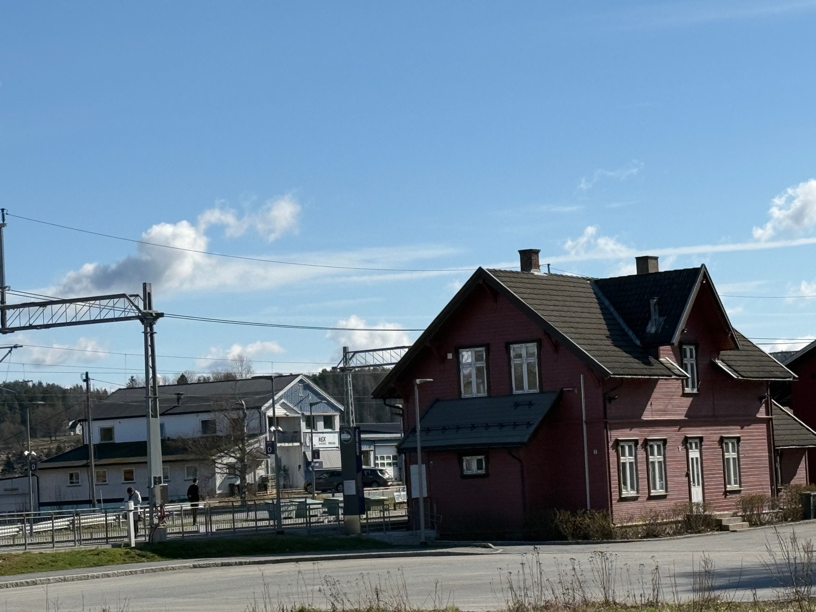 Tomter stasjon - toget til Oslo tar 28 minutter Galleribilde