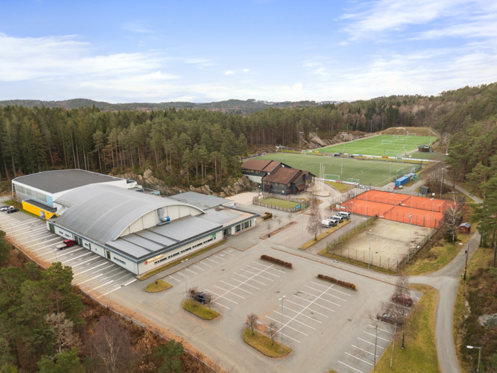 Kort vei til Sukkevann idrettsanlegg Galleribilde