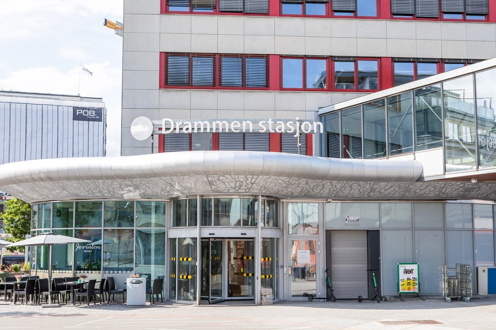 God kommunikasjon med buss til Drammen stasjon med hyppige togavganger Galleribilde