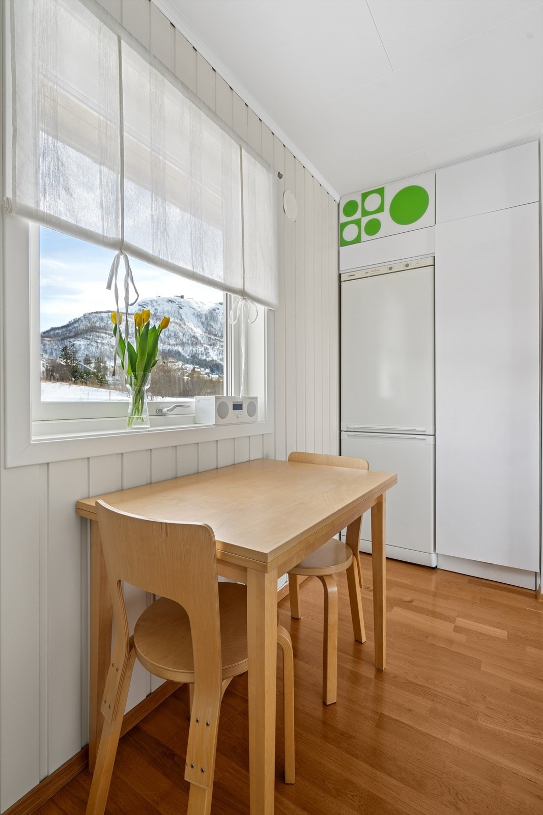 Utsikt til fjellheisen, og Nyttårsaften fjellfyrverkeri Galleribilde