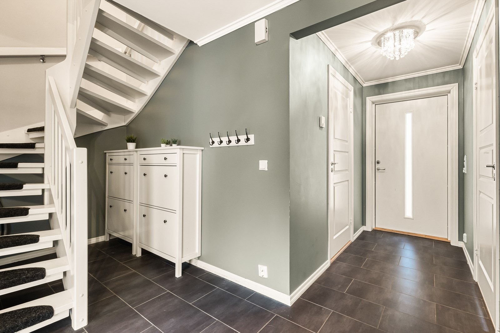 Gangen forgrener seg til alle øvrige rom i etasjen. Galleribilde